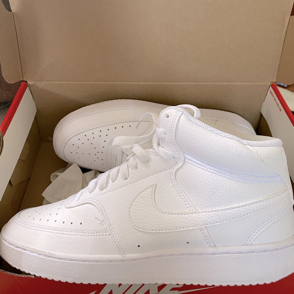 Men’s Nike Court Vision Mid Sneakers  size 9.5